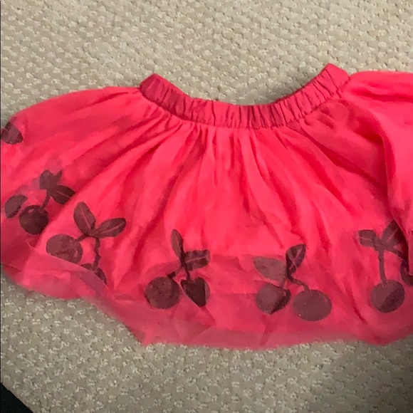 Fun skirts - Picture 3 of 3